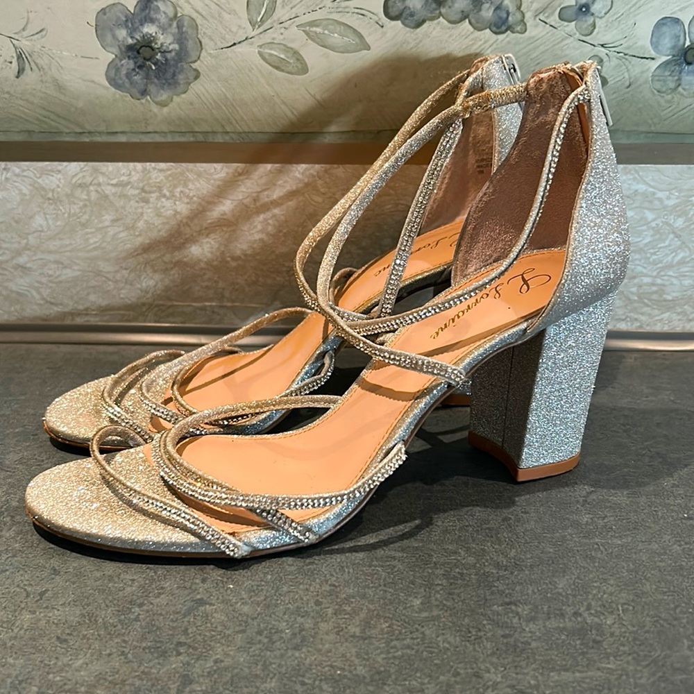 Worn once for prom!
